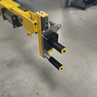 ID Gripper for an engine block cylinder