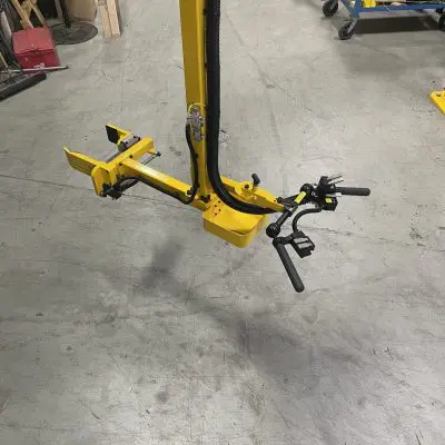 End effector mounted on manipulator arm