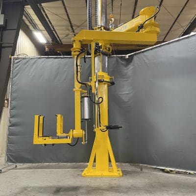 Stacker-style industrial manipulator arm