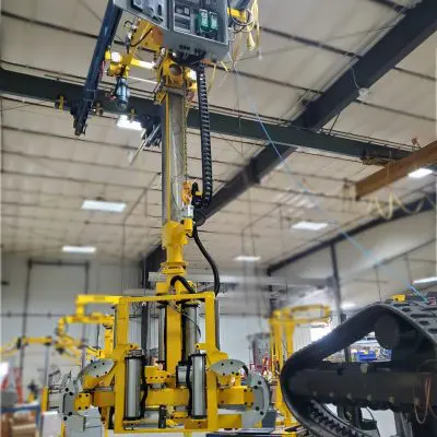 Manipulador apilador montado en una plataforma elevada