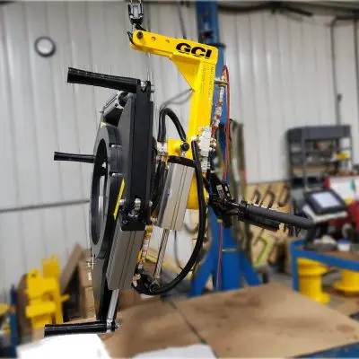 3-Point tire gripper and powered tilt