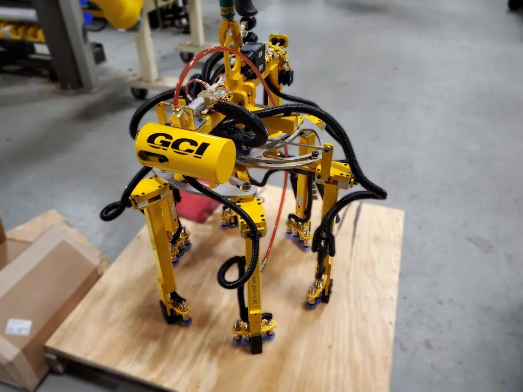 Industrial vacuum gripper with adjustable positioning