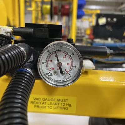 Vacuum pressure gauge