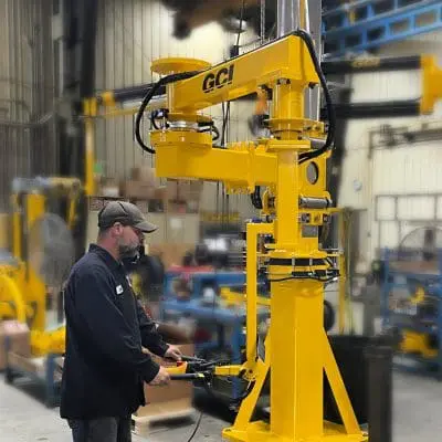 High-capacity stacker manipulator arm