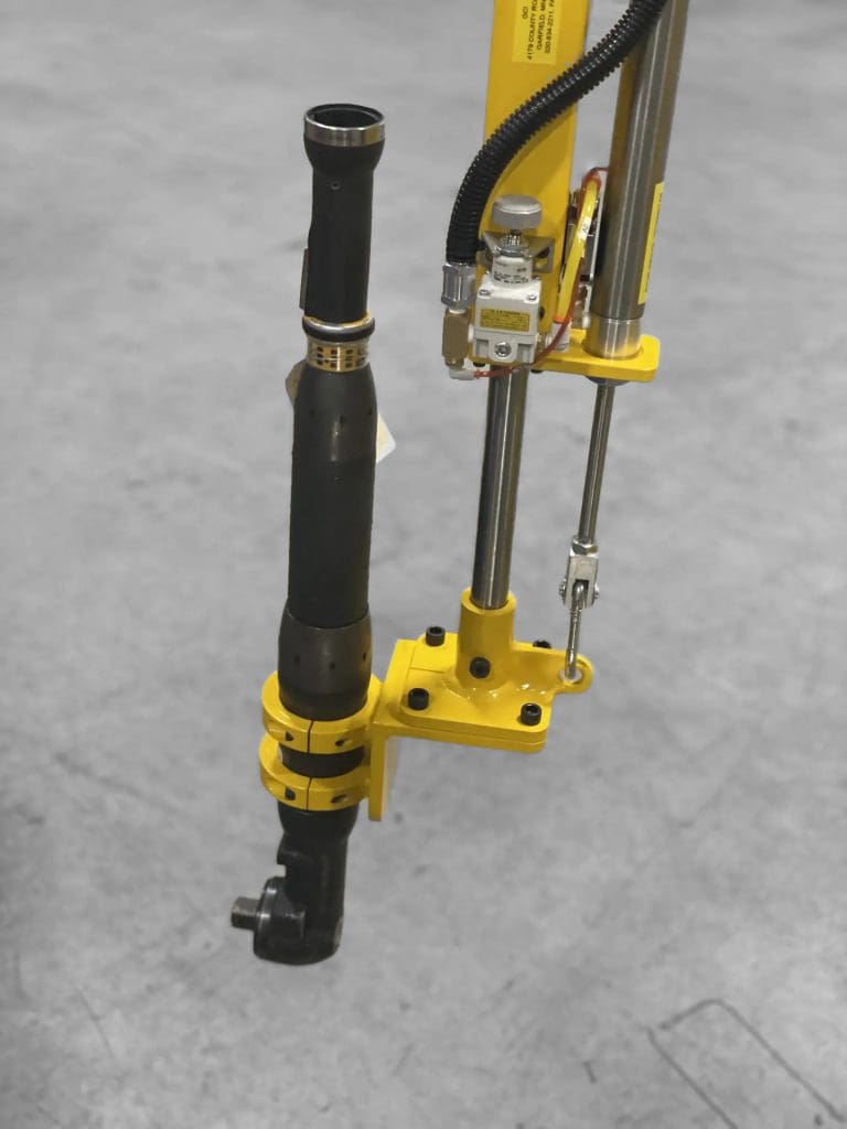 05042255B-Torque-tube-and-tool-load-balancer-extended_