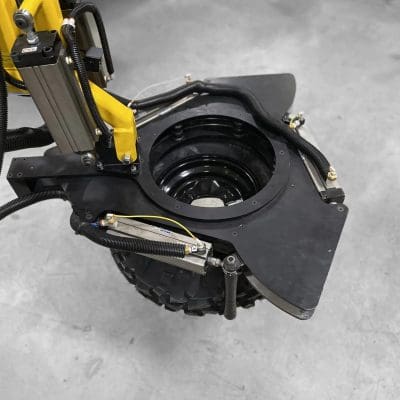06021520B-Tire-OD-gripper-with-tilt_