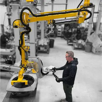 07142552-Manipulator-Arm-with-Custom-Gripper_