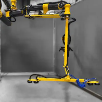 09132352B-CF-manipulator-with-vacuum-gripper_
